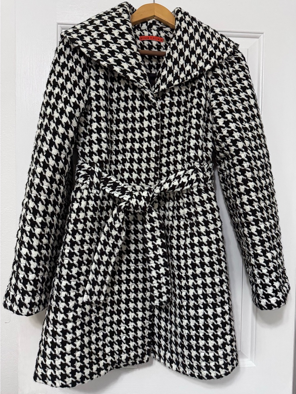 Alice & Olivia Wool Blend Houndstooth Belted Coat - Black & White size small